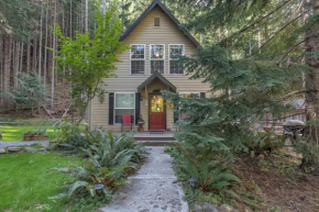 Elk Crossing Cozy Cabin at Crystal Mountain home